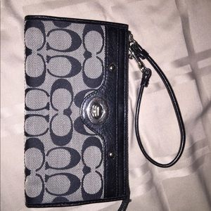 Coach wristlet wallet